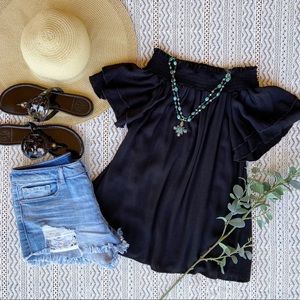 ⭐️BLACK Off-the-Shoulder TOP - Gently Loved